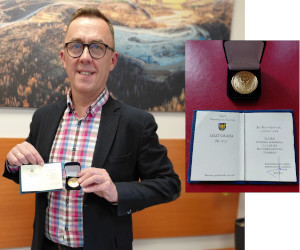 Dyrektor Cementowni Rudniki odznaczony przez Sejmik Województwa